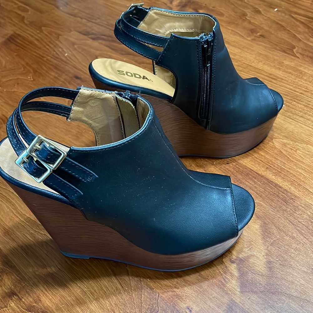 Wedge heels 7.5 $20
